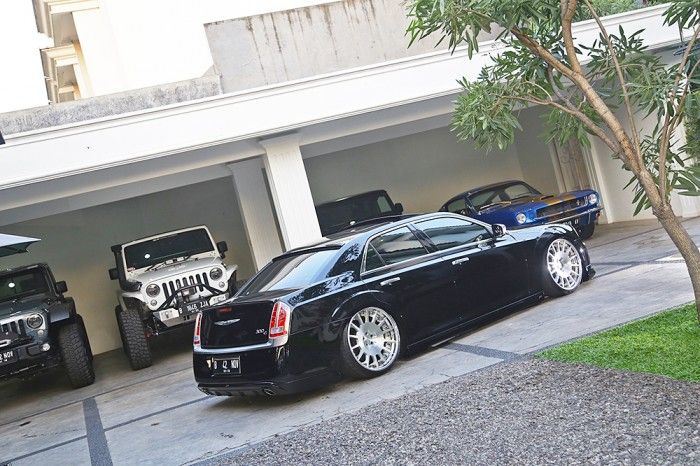 Chrysler 300C 2012 Daily Angkot VIP