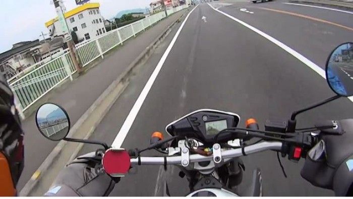 Refa Kashiki curhat lewat vlog mengenai kesehariannya sebagai pengendara sepeda motor di Jepang