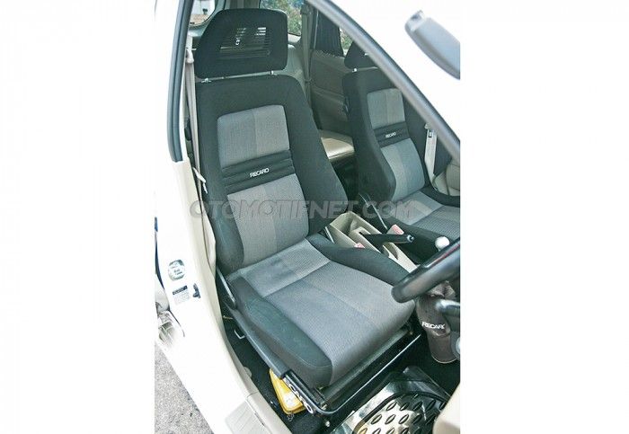 Interior modifikasi Avanza gaya rally