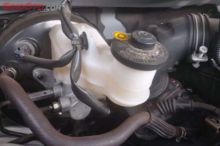 Minyak Rem Mobil Wajib Diganti Secara Berkala Ini Alasannya Gridoto Com