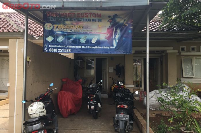 Berkenalan Dengan Pak Wiet Custom Ahlinya Modifikasi Kelistrikan Motor Gridoto Com