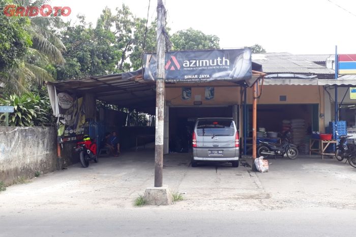 Bengkel Spesialis Sinar Jaya, Dari Bikin Jok Sampai Atap Bengkel Spesialis Sinar Jaya, Dari Bikin Jok Sampai Atap