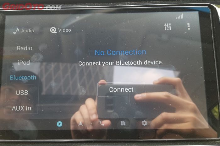 Konektivitas Bluetooth dari Head Unit Toyota All New Camry ke Smartphone