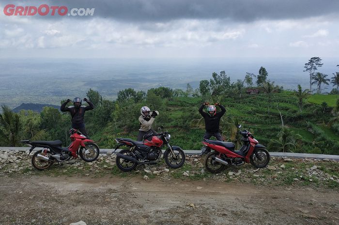 Seru nih naik motor ke Embung Batara Sriten di Gunung Kidul