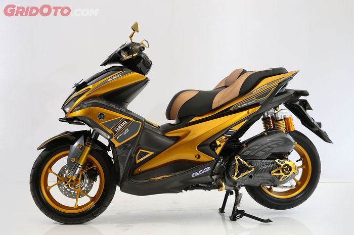 Jadi Lebih Elegan Modifikasi Yamaha Aerox  Bertema Black 