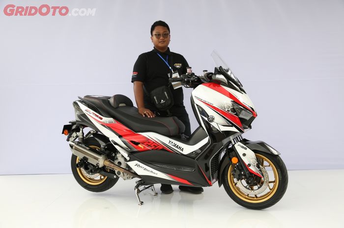 Yamaha XMAX racing pilih labur warna merah putih