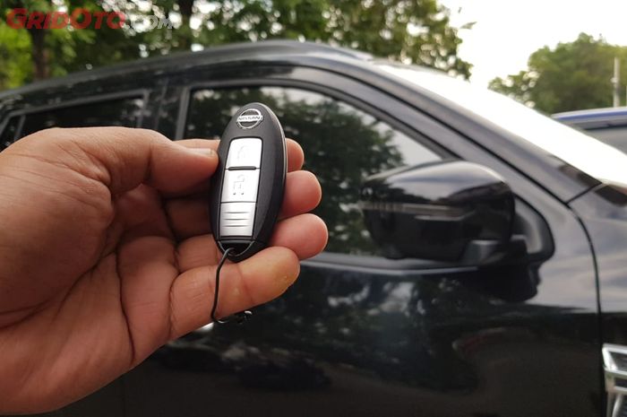 Fitur Spion Auto Retracr yang Dipasang di Nissan Terra oleh Kramat Motor