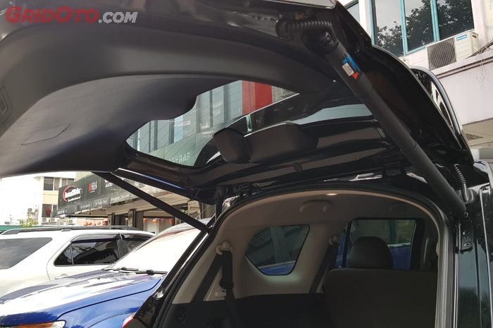 Power Back Door Aftermarket dari Kramat Motor untuk Nissan Terra