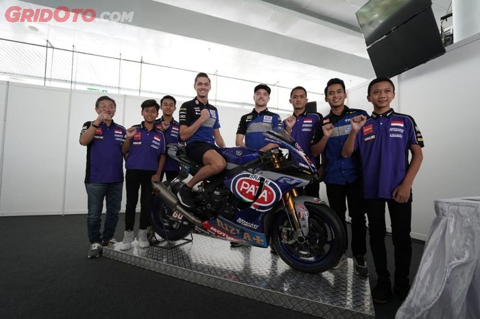Michael van der Mark dan Alex Lowes berharap ada pembalap muda Indonesia lainnya di ajang balap kejuaraan dunia