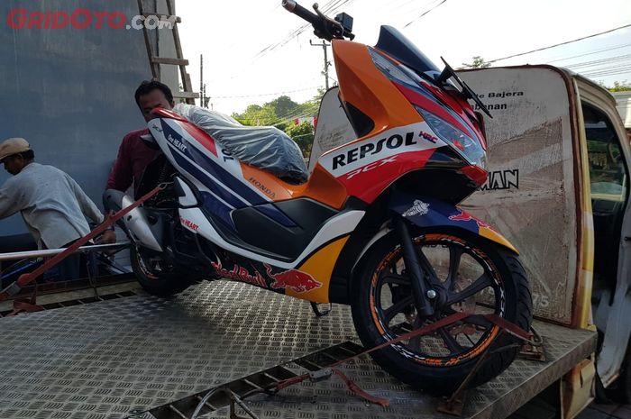 Honda PCX Livery Repsol Honda