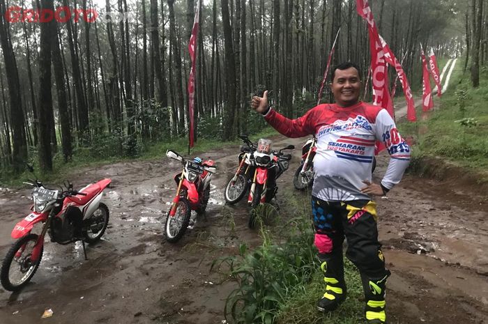 Meski sempat basah-basahan dihajar hujan deras, peserta Honda Adventure Days 2019 tetep ceria sampai finish