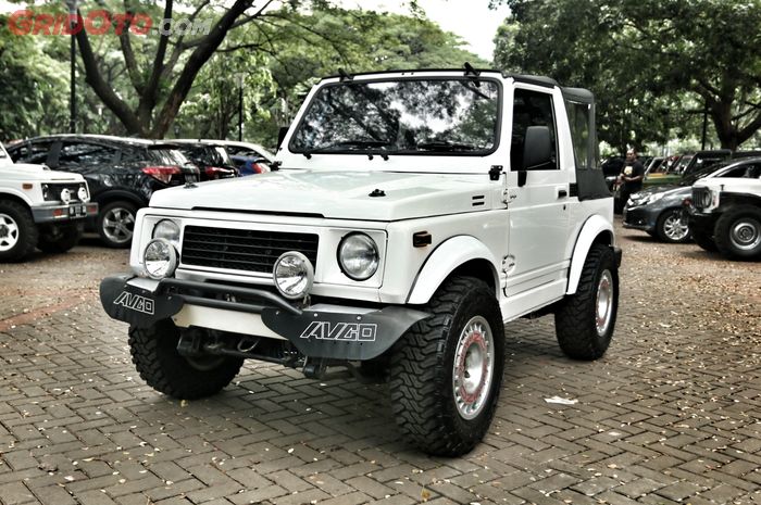 Jimny SJ410Q Sierra kelahiran 1984 dimodifikasi bergaya speed off-road 