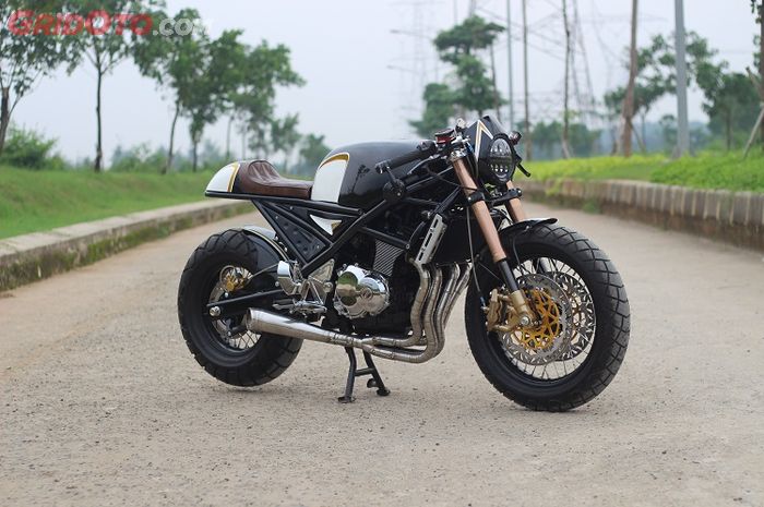  Suzuki GSF400 Bandit 1995 Cafe Racer Cebol 