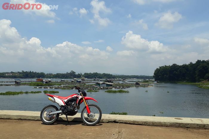 Selat Gibraltar di Maroko... Eh maksudnya Waduk Saguling di Maroko