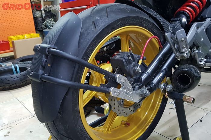 Pasang mud guard bikin motor tetap keren dan bebas cipratan air