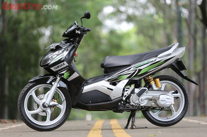 Yamaha Nouvo độ  chiến binh đời đầu sở hữu đôi chân siêu khiếp