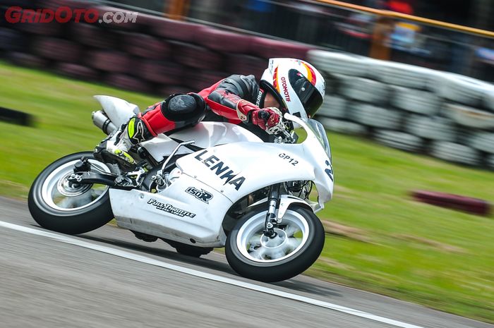 Test Ride Lenka GP12 