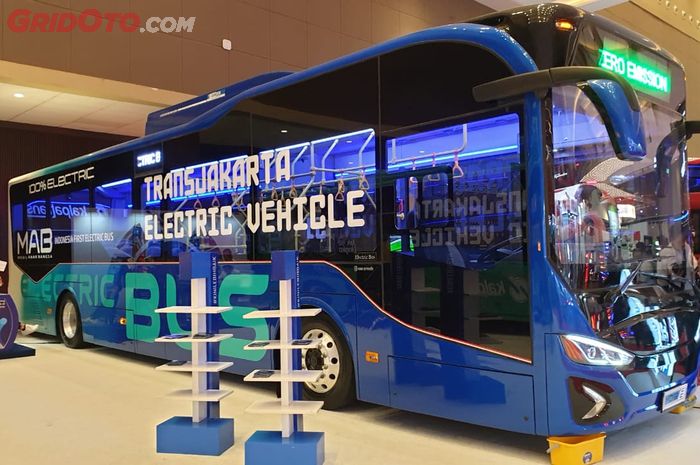 Bus listrik Transjakarta kreasi anak bangsa di Bus World Southeast Asia JI Expo Kemayoran