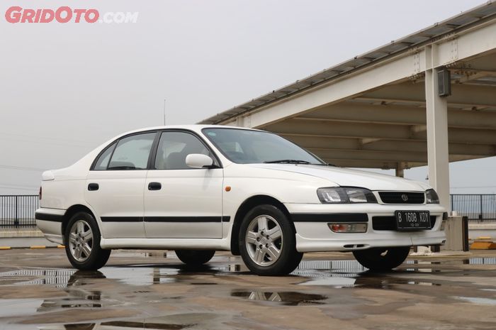 Toyota Corona Absolute, Repaint putih tetap mewah 