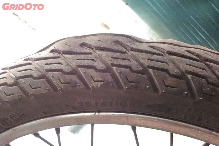 Ilustrasi benyebab ban benjol