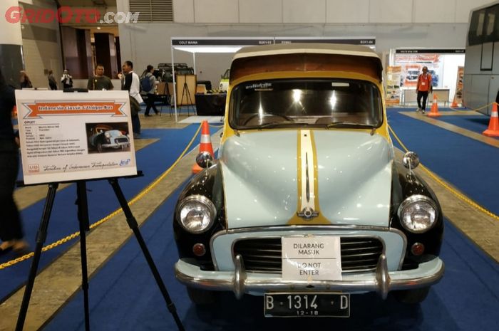 Morris Minor 100 milik Salim, saat berada di pameran  Indonesia Classic &amp; Unique Bus, JiExpo Kemayoran, Jakarta.