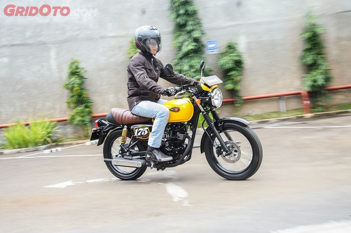  Kawasaki W175 Cafe Ada Beda Dengan Versi Biasa?