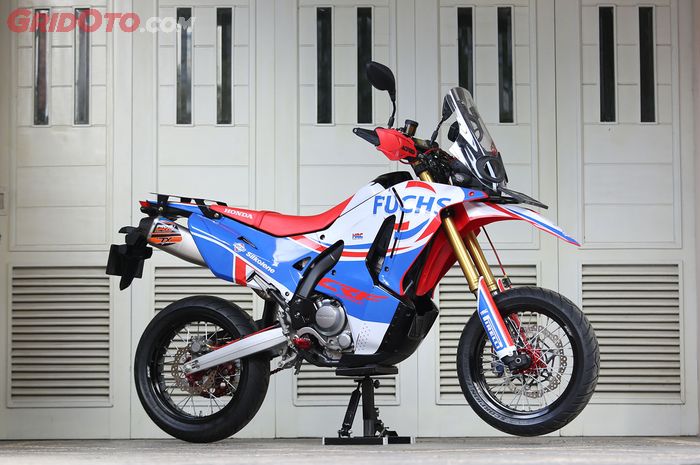 Honda CRF250 Rally Supermoto Fuchs Oil CAOS Custom Bike