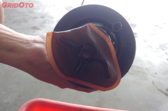 filter bensin yang sudah mulai kotor