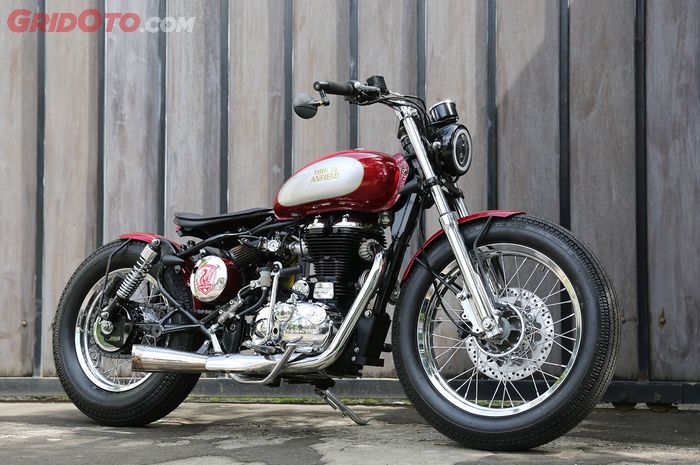 Royal Enfield Classic 350 Bobber 32 Custom Djakarta