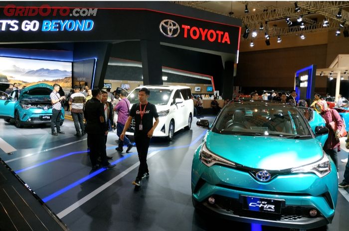 Ilustrasi.  Booth Toyota di pameran otomotif