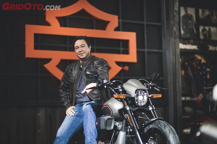 Johan Kleinsteuber dengan Harley-Davidson FXDR 114 terbaru