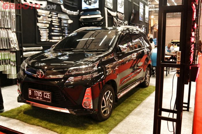 Toyota Avanza terbaru bertabur aksen krom pada banyak panel