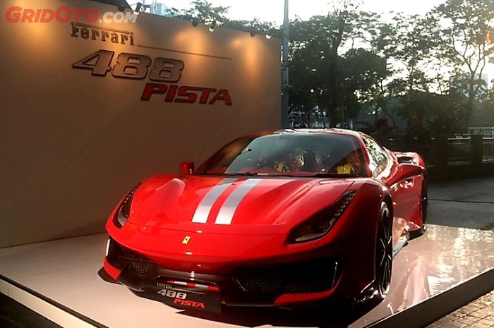 Unit pertama Ferrari 488 Pista yang dihadirkan di Indonesia