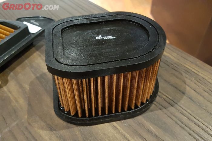 Bentuk filter udara aftermarket sesuai dengan bentuk filter asli pabrikan