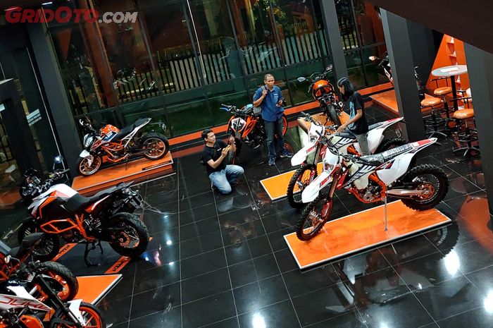 Showroom KTM di Pondok Indah, Jakarta Selatan