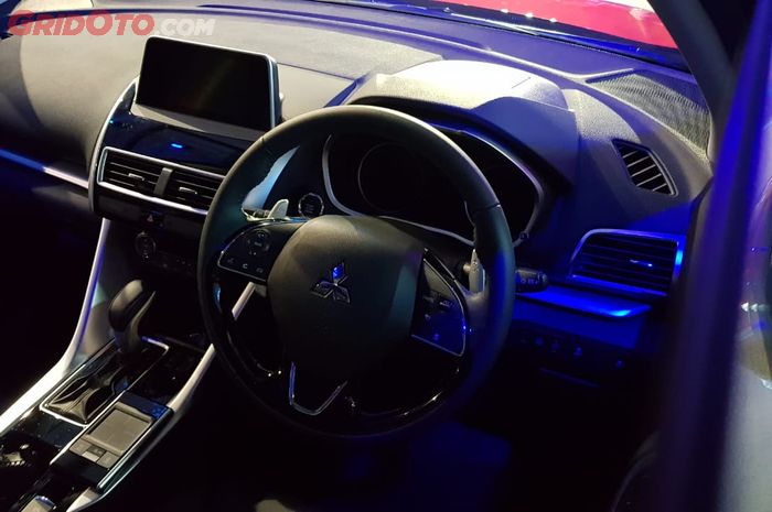 Area Pengemudi di Interior Mitsubishi Eclipse Cross