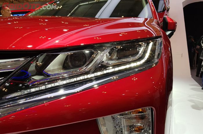 Lampu Utama Mitsubishi Eclipse Cross Model Dual Keen