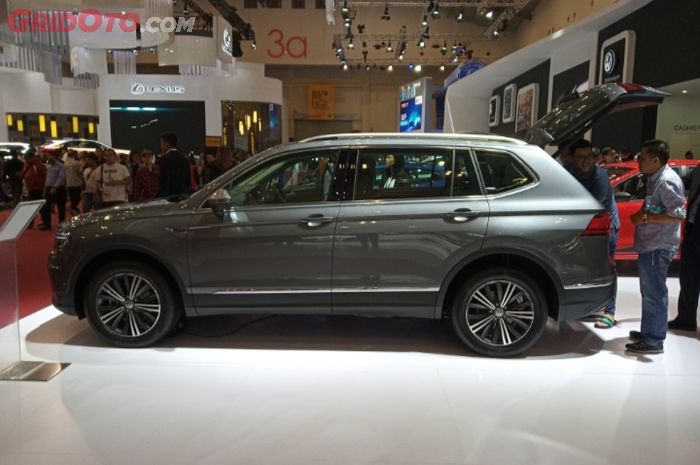 Membuka bagasi VW Tiguan Allspace