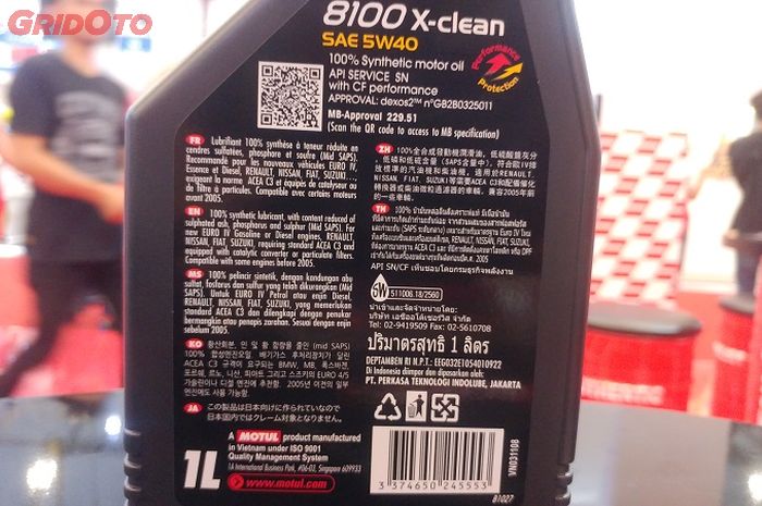 Kode produksi biasanya tertera di bagian botol oli