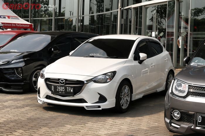 Mazda2 tampil asik meski minimalis