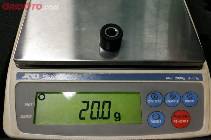 Ilustrasi roller cvt dengan bobot 20 gram