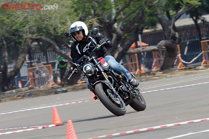 Menjajal Benelli Leoncino 250 Scrambler Yang Lincah Untuk Bermanuver Gridoto Com