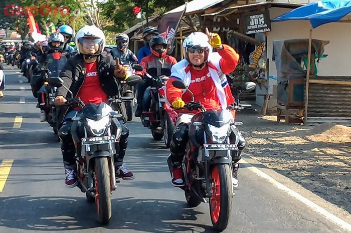 Aden dan Melky Bajaj mengikuti touring Convoy Merdeka di Cirebon, Jawa Barat (17/8/2019).