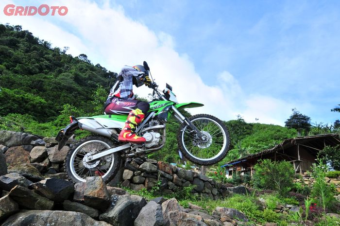 harga Kawasaki KLX 150 bekas di Indonesia mulai Rp 24 jutaan per Agustus 2020.