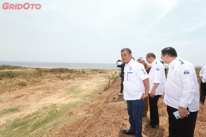 Prasetyo Edi Marsudi dan rombongan melihat lahan seluas 35 hektar siap digunakan untuk sirkuit di Ancol, Jakarta Utara