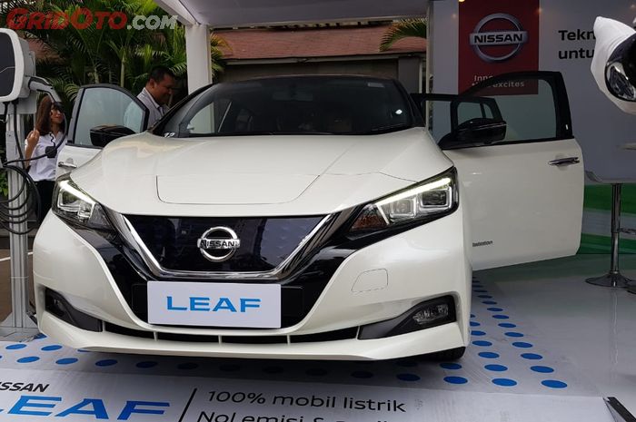 Mobil Listrik Nissan Leaf