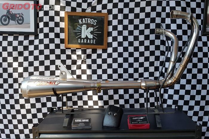 Knalpot stainless dengan powerboom dan dbkiller dari Customkit Katros Garage