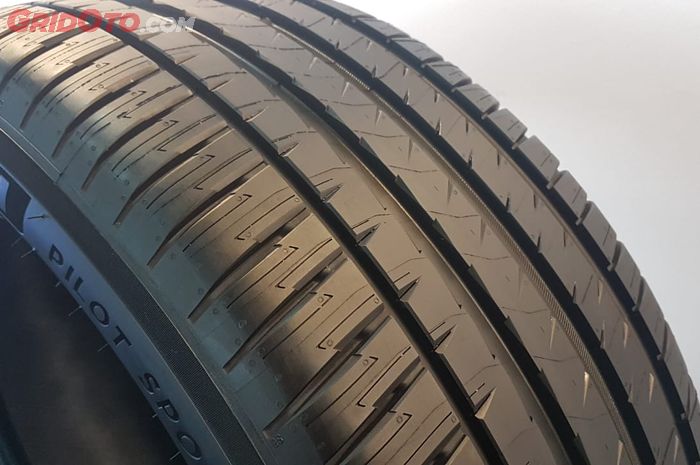 Alur ban Michelin Pilot Sport 4 SUV