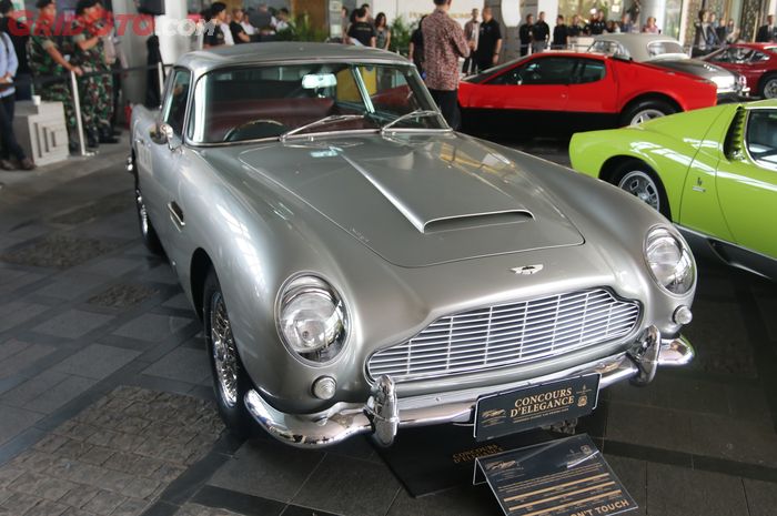 Aston Martin DB5, ikon film James Bond sejak 1964