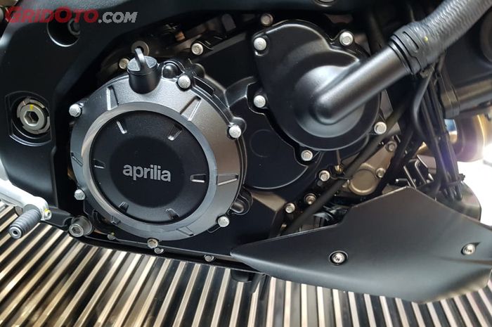 Mesin Aprilia Shiver 900 membutuhkan oli sebanyak 3 liter